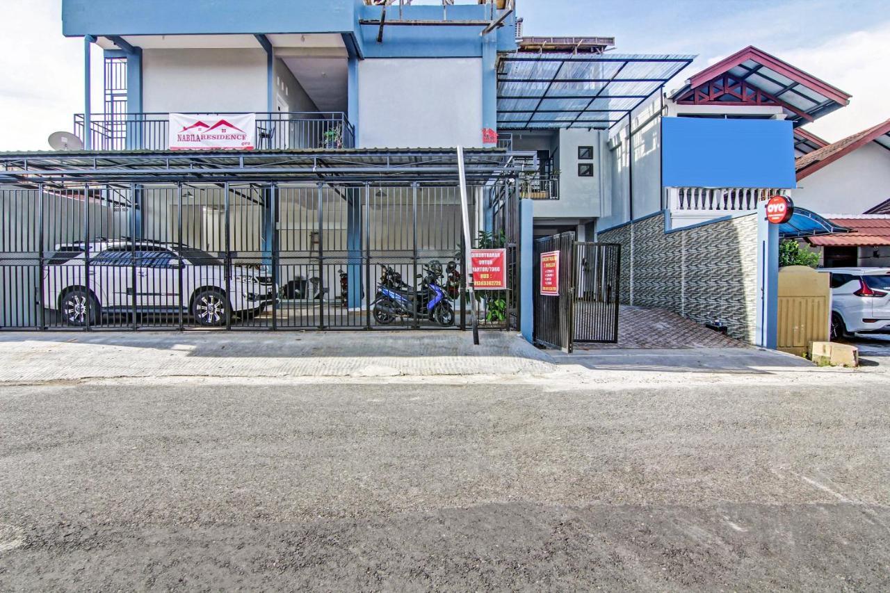 Oyo 90704 Nabila Residence Syariah Padang  Eksteriør billede