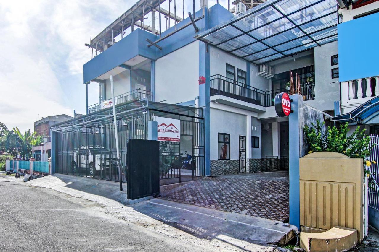 Oyo 90704 Nabila Residence Syariah Padang  Eksteriør billede