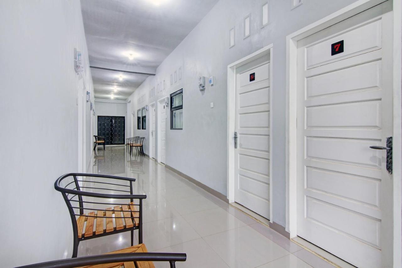 Oyo 90704 Nabila Residence Syariah Padang  Eksteriør billede