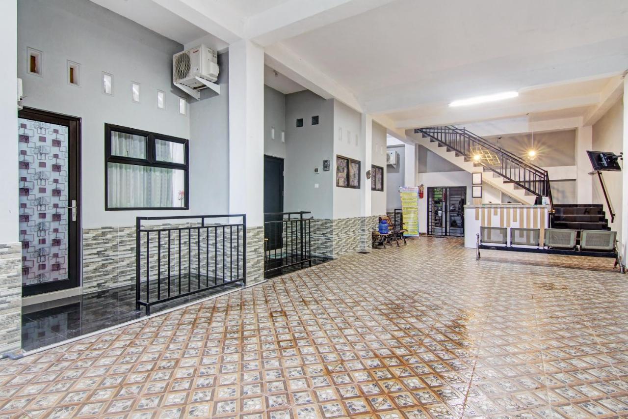 Oyo 90704 Nabila Residence Syariah Padang  Eksteriør billede